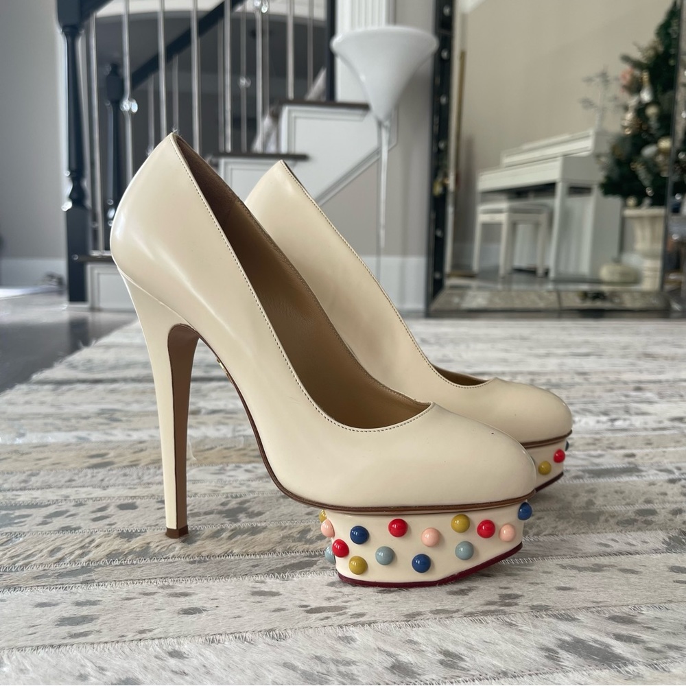 Charlotte Olympia Leather Pumps. Size 36